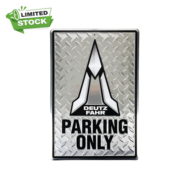Bild von Schild „Parking only“ DEUTZ-FAHR